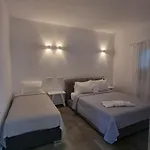 Barewake's Place 2 Modern Cycladic And Seafront View South Paros アパート