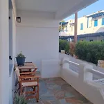 Barewake's Place 2 Modern Cycladic And Seafront View South Paros アパート